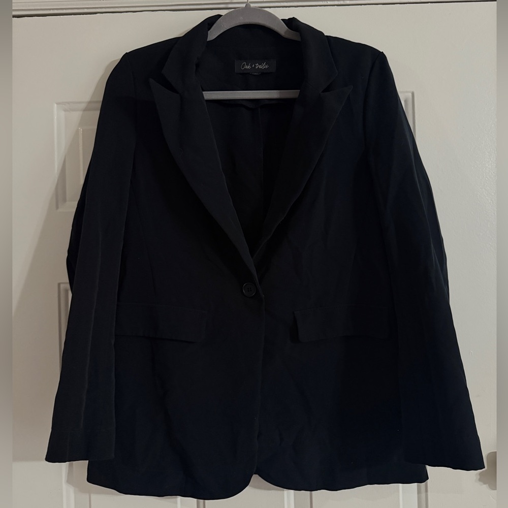 Oak & Trellis One Button Blazer